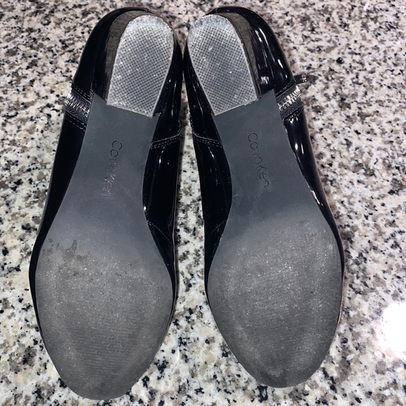 Calvin Klein Women’s Size 6.5 Black Ankle Boots Low Heel Stylish Booties - Picture 7 of 8